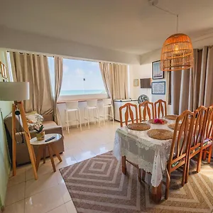 Em Ponta Negra Apartamento